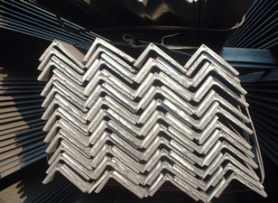 Un Equal Angle Bar